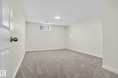 11155 37 Avenue, Edmonton, AB - Indoor Photo Showing Other Room