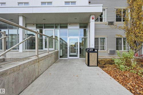 228 812 Welsh Drive, Edmonton, AB - Outdoor