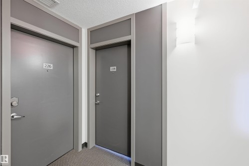 228 812 Welsh Drive, Edmonton, AB - Indoor Photo Showing Other Room