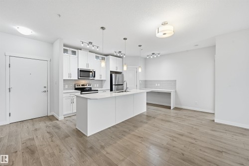228 812 Welsh Drive, Edmonton, AB - Indoor Photo Showing Kitchen With Upgraded Kitchen