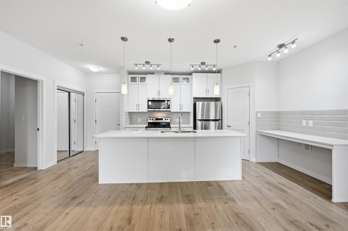 228 812 Welsh Drive, Edmonton, AB - Indoor Photo Showing Kitchen With Upgraded Kitchen
