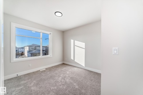 7025 Kiviaq Crescent, Edmonton, AB - Indoor Photo Showing Other Room