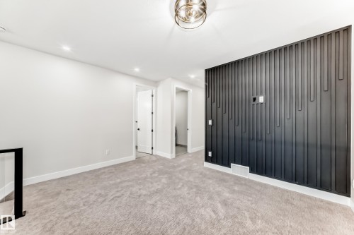 7025 Kiviaq Crescent, Edmonton, AB - Indoor Photo Showing Other Room