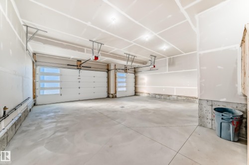 7025 Kiviaq Crescent, Edmonton, AB - Indoor Photo Showing Garage