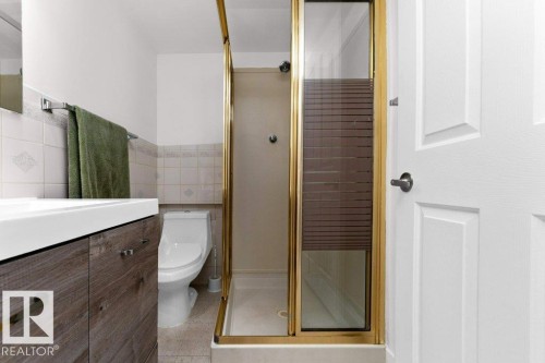 5100 53 Avenue, Stony Plain, AB - Indoor Photo Showing Bathroom