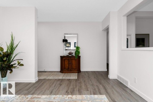 5100 53 Avenue, Stony Plain, AB - Indoor