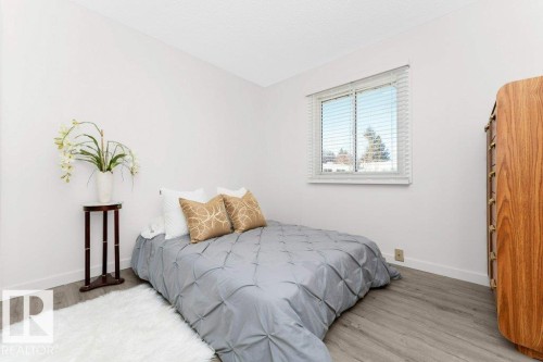 5100 53 Avenue, Stony Plain, AB - Indoor Photo Showing Bedroom