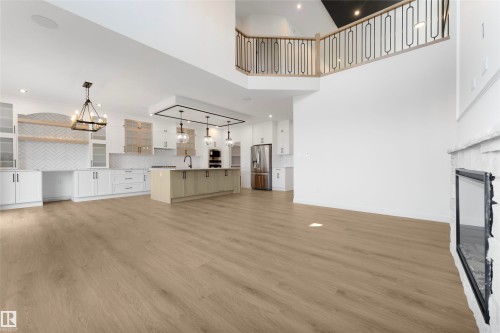 48 Grassview Crescent, Spruce Grove, AB - Indoor Photo Showing Kitchen