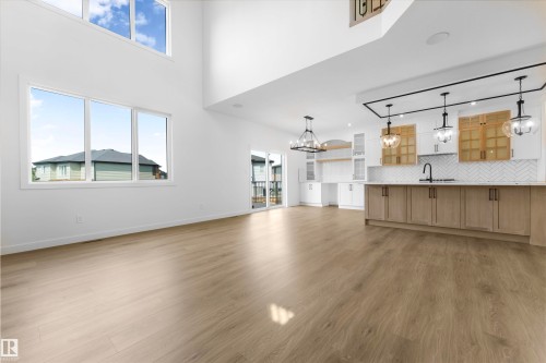 48 Grassview Crescent, Spruce Grove, AB - Indoor Photo Showing Kitchen