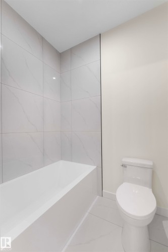 48 Grassview Crescent, Spruce Grove, AB - Indoor Photo Showing Bathroom