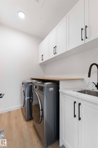 48 Grassview Crescent, Spruce Grove, AB - Indoor Photo Showing Laundry Room