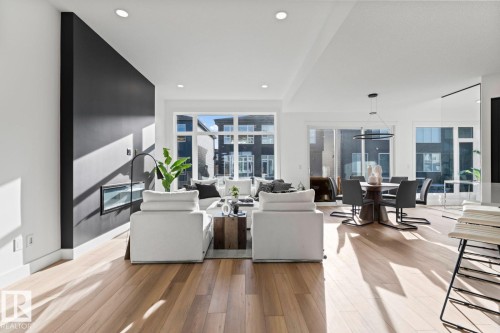 5827 Kootook Link, Edmonton, AB - Indoor Photo Showing Living Room