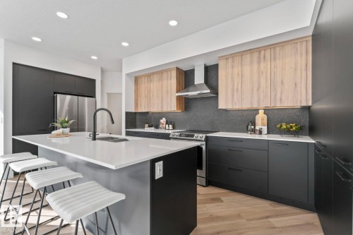 5827 Kootook Link, Edmonton, AB - Indoor Photo Showing Kitchen With Upgraded Kitchen
