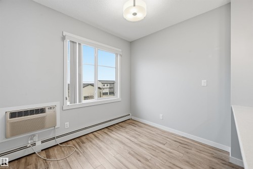 414 812 Welsh Drive, Edmonton, AB - Indoor Photo Showing Other Room