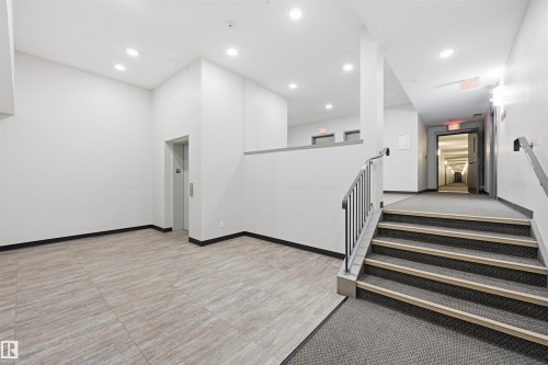 414 812 Welsh Drive, Edmonton, AB - Indoor Photo Showing Other Room
