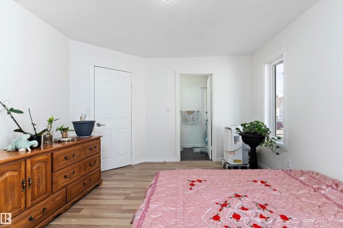 12711 128 Street, Edmonton, AB - Indoor Photo Showing Bedroom