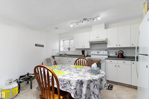 12711 128 Street, Edmonton, AB - Indoor