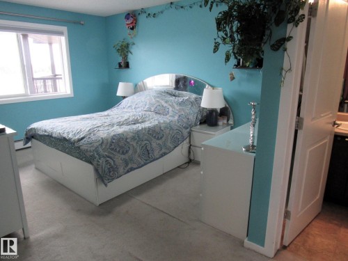 453 1196 Hyndman Road Nw, Edmonton, AB - Indoor Photo Showing Bedroom
