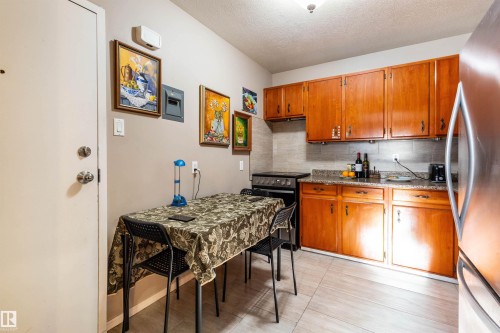 6 15431 93 Avenue, Edmonton, AB - Indoor Photo Showing Kitchen