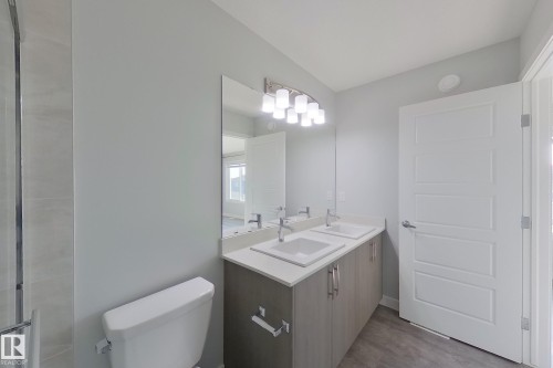 1653 Plum Circle Circle, Edmonton, AB - Indoor Photo Showing Bathroom