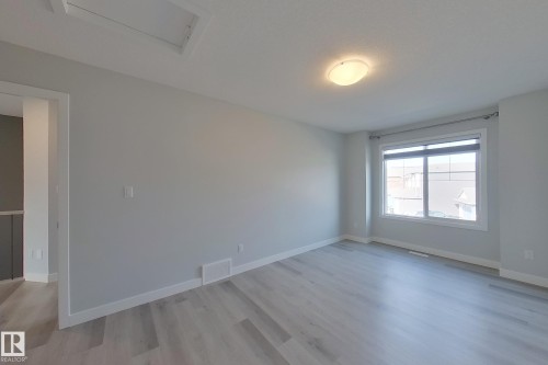 1653 Plum Circle Circle, Edmonton, AB - Indoor Photo Showing Other Room