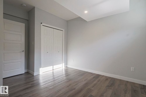 1653 Plum Circle Circle, Edmonton, AB - Indoor Photo Showing Other Room