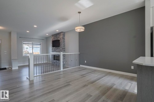 1653 Plum Circle Circle, Edmonton, AB - Indoor Photo Showing Other Room