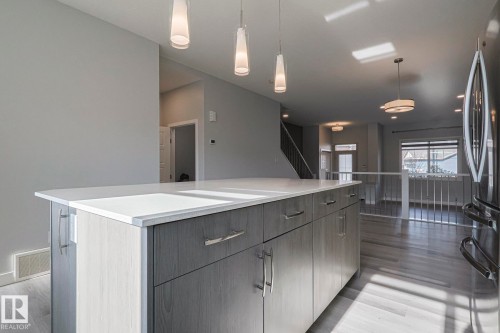 1653 Plum Circle Circle, Edmonton, AB - Indoor Photo Showing Kitchen