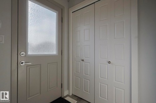 1653 Plum Circle Circle, Edmonton, AB - Indoor Photo Showing Other Room