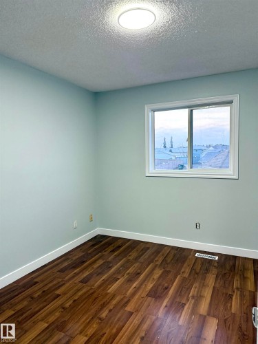 1480 Jefferys Crescent, Edmonton, AB - Indoor Photo Showing Other Room