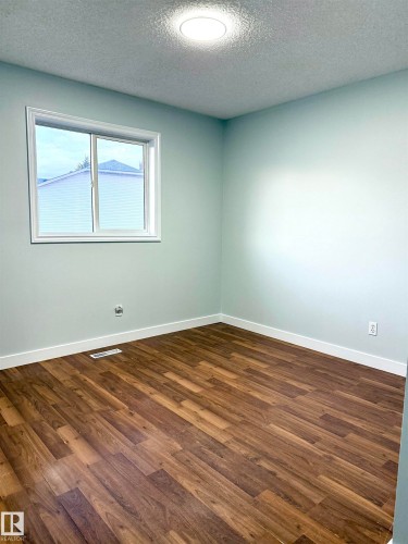 1480 Jefferys Crescent, Edmonton, AB - Indoor Photo Showing Other Room