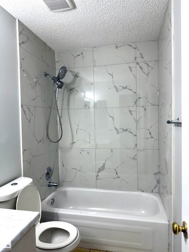 1480 Jefferys Crescent, Edmonton, AB - Indoor Photo Showing Bathroom
