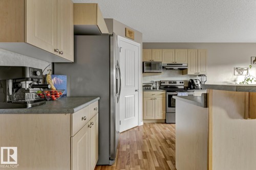 2341 29A Avenue, Edmonton, AB - Indoor Photo Showing Kitchen