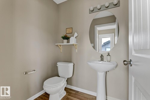 2341 29A Avenue, Edmonton, AB - Indoor Photo Showing Bathroom
