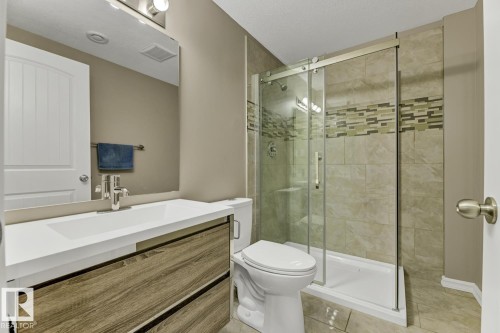 2341 29A Avenue, Edmonton, AB - Indoor Photo Showing Bathroom