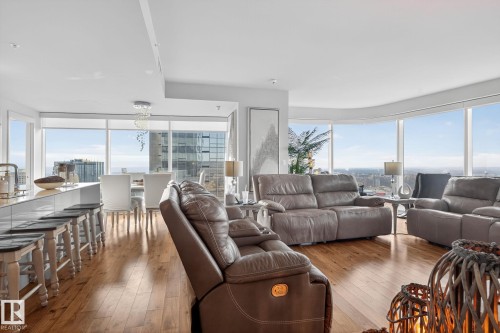4206 10360 102 Street, Edmonton, AB - Indoor Photo Showing Living Room