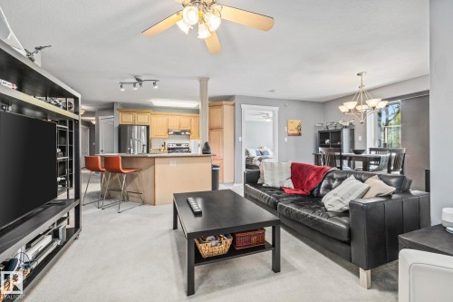 107 6708 90 Avenue, Edmonton, AB - Indoor Photo Showing Living Room