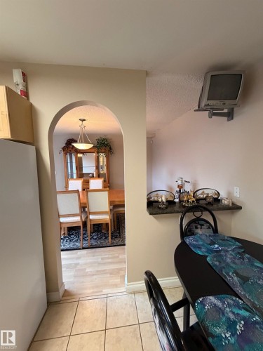 3841 62 Street Nw, Edmonton, AB - Indoor