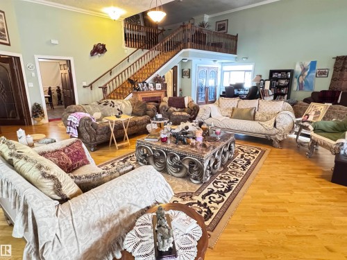 673001A Rge Road 215, Rural Athabasca County, AB - Indoor Photo Showing Living Room