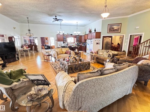 673001A Rge Road 215, Rural Athabasca County, AB - Indoor Photo Showing Living Room