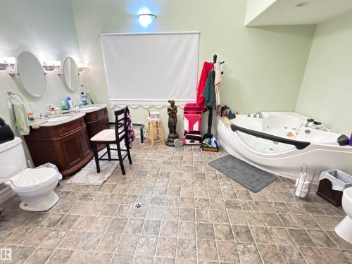 673001A Rge Road 215, Rural Athabasca County, AB - Indoor Photo Showing Bathroom
