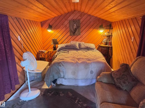 673001A Rge Road 215, Rural Athabasca County, AB - Indoor Photo Showing Bedroom