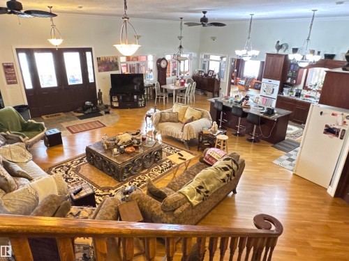 673001A Rge Road 215, Rural Athabasca County, AB - Indoor Photo Showing Living Room