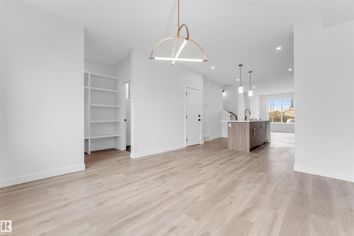 7934 77 Avenue, Edmonton, AB - Indoor