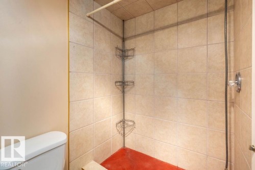 15224 117 Street, Edmonton, AB - Indoor Photo Showing Bathroom