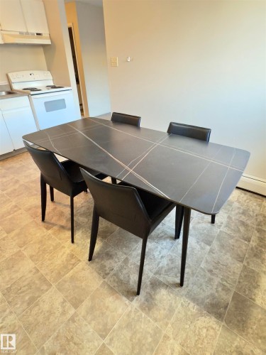 22 11265 31 Avenue, Edmonton, AB - Indoor Photo Showing Dining Room