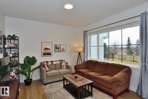 33 1910 Collip View, Edmonton, AB - Indoor Photo Showing Living Room