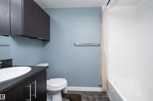 304 5390 Chappelle Road, Edmonton, AB - Indoor Photo Showing Bathroom