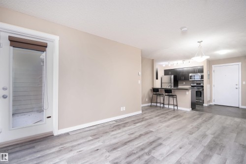 304 5390 Chappelle Road, Edmonton, AB - Indoor