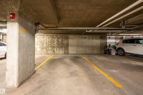 304 5390 Chappelle Road, Edmonton, AB - Indoor Photo Showing Garage